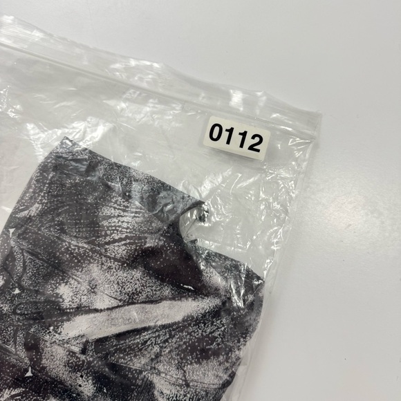 Lululemon Swift Ventilated Racerback Running Tank Top Sz 2 Black/White High Neck - Picture 13 of 13